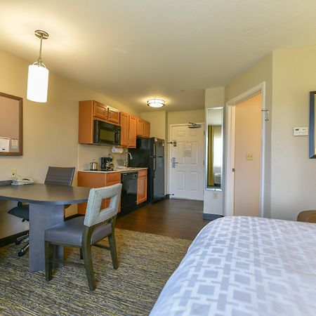 Candlewood Suites Medford By Ihg Buitenkant foto
