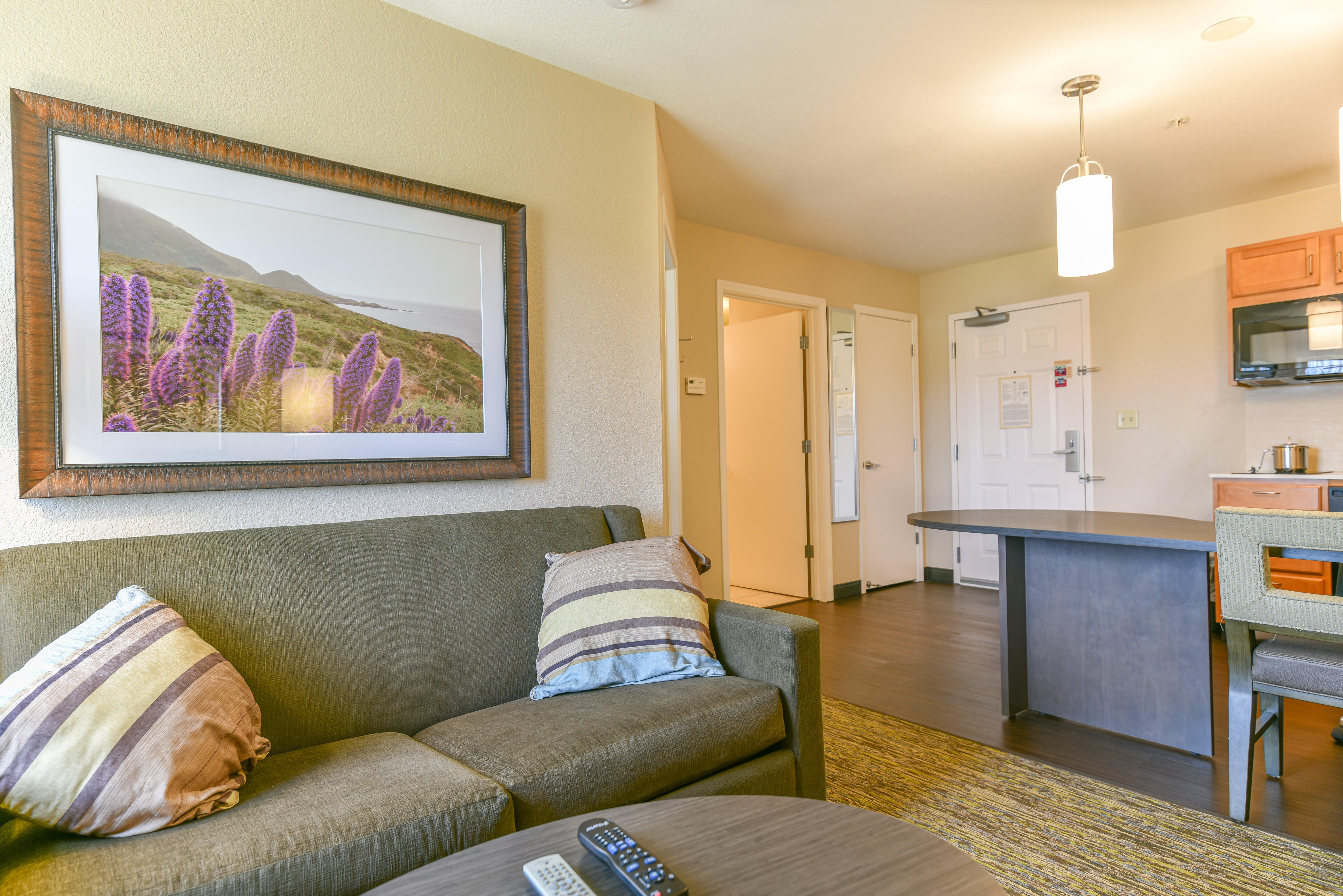 Candlewood Suites Medford By Ihg Buitenkant foto