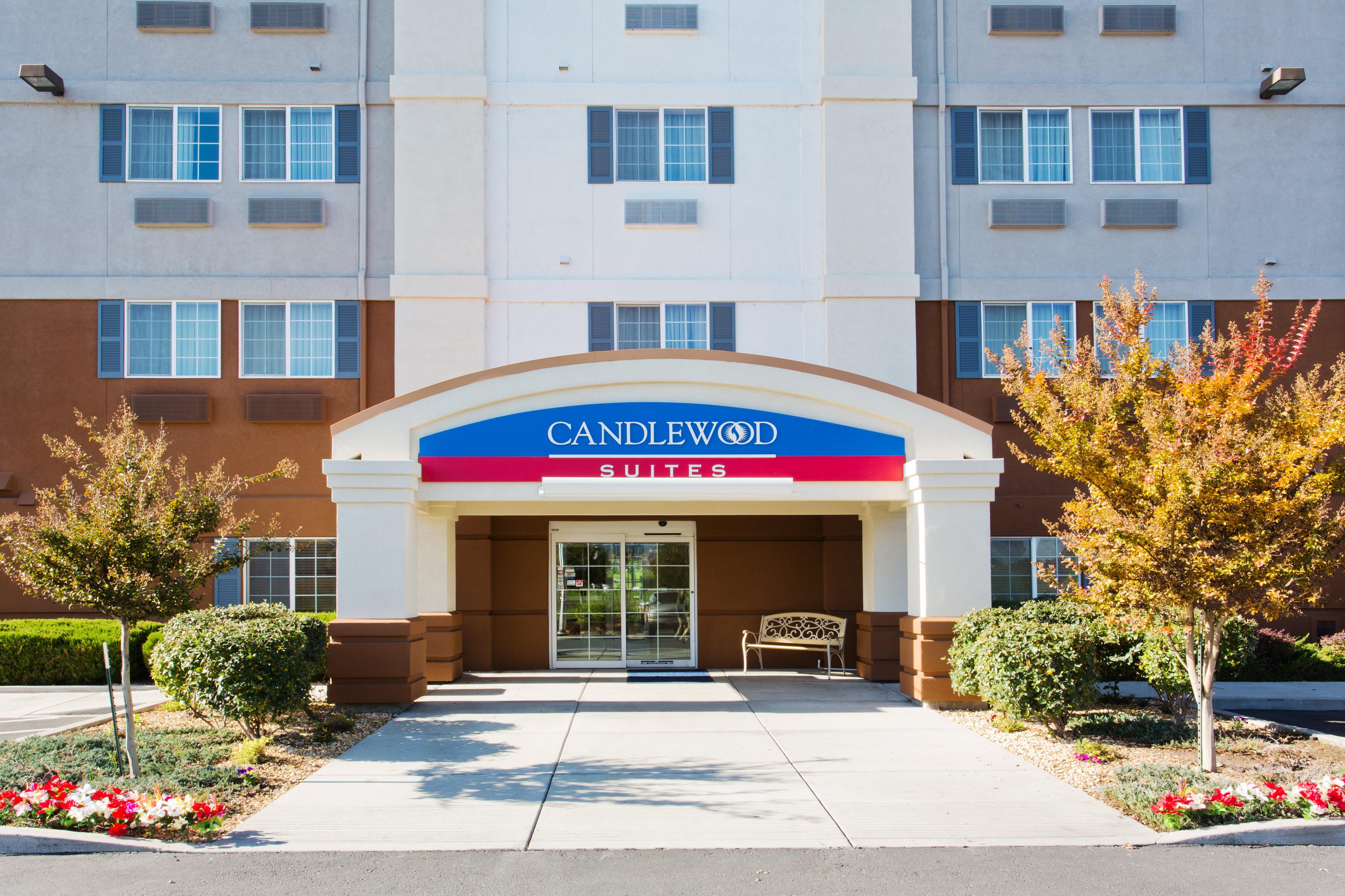 Candlewood Suites Medford By Ihg Buitenkant foto