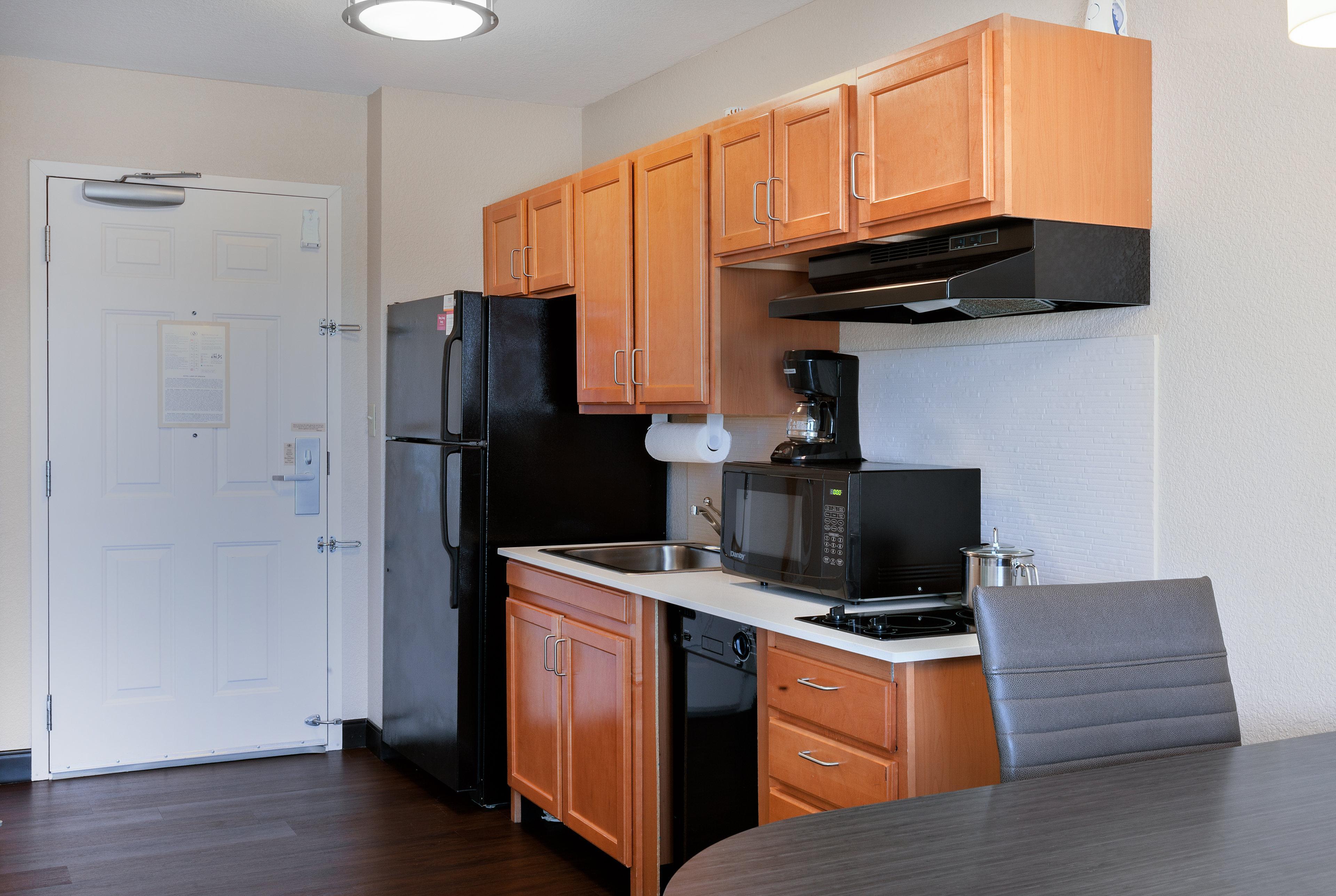 Candlewood Suites Medford By Ihg Buitenkant foto