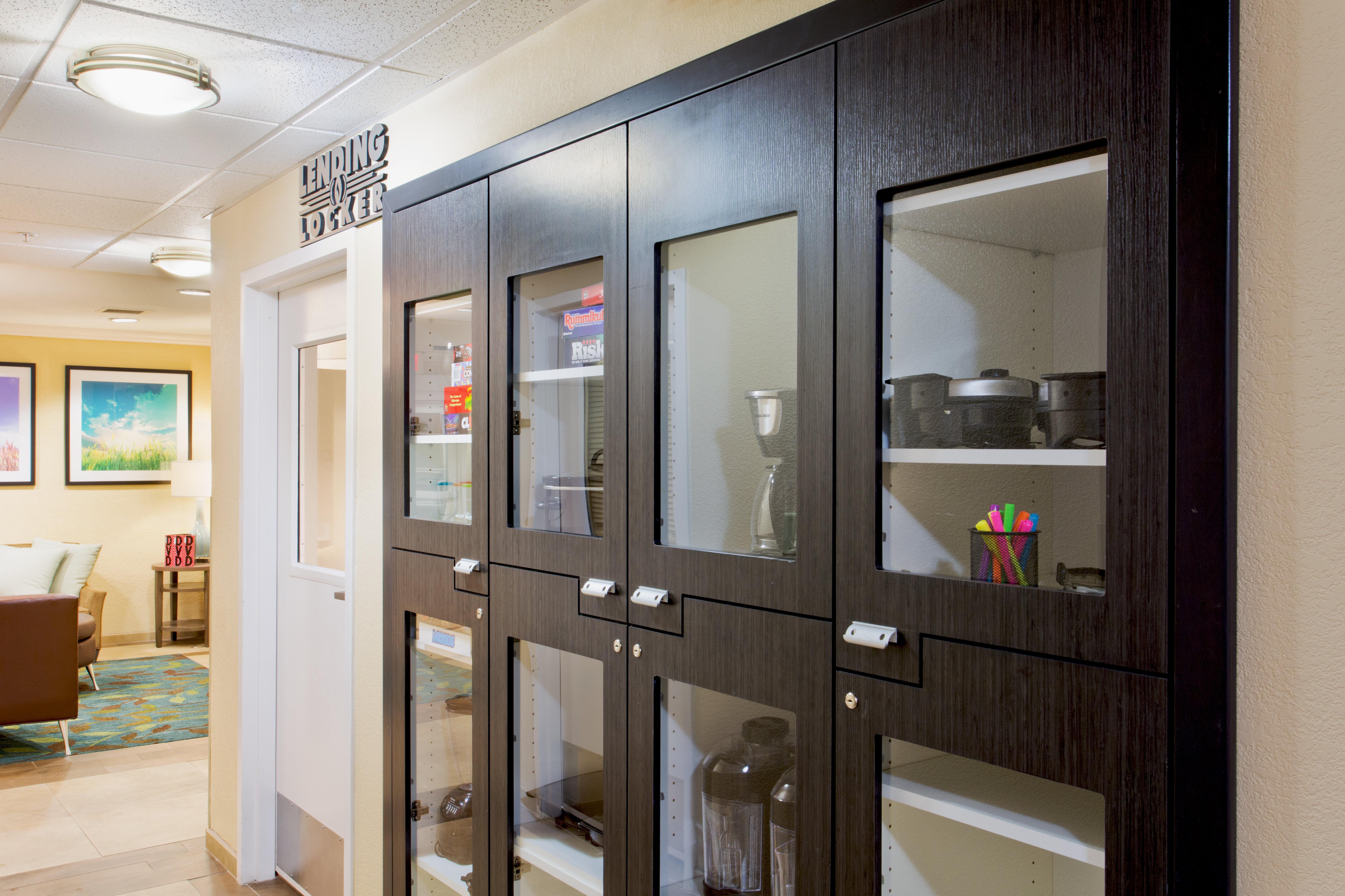 Candlewood Suites Medford By Ihg Buitenkant foto