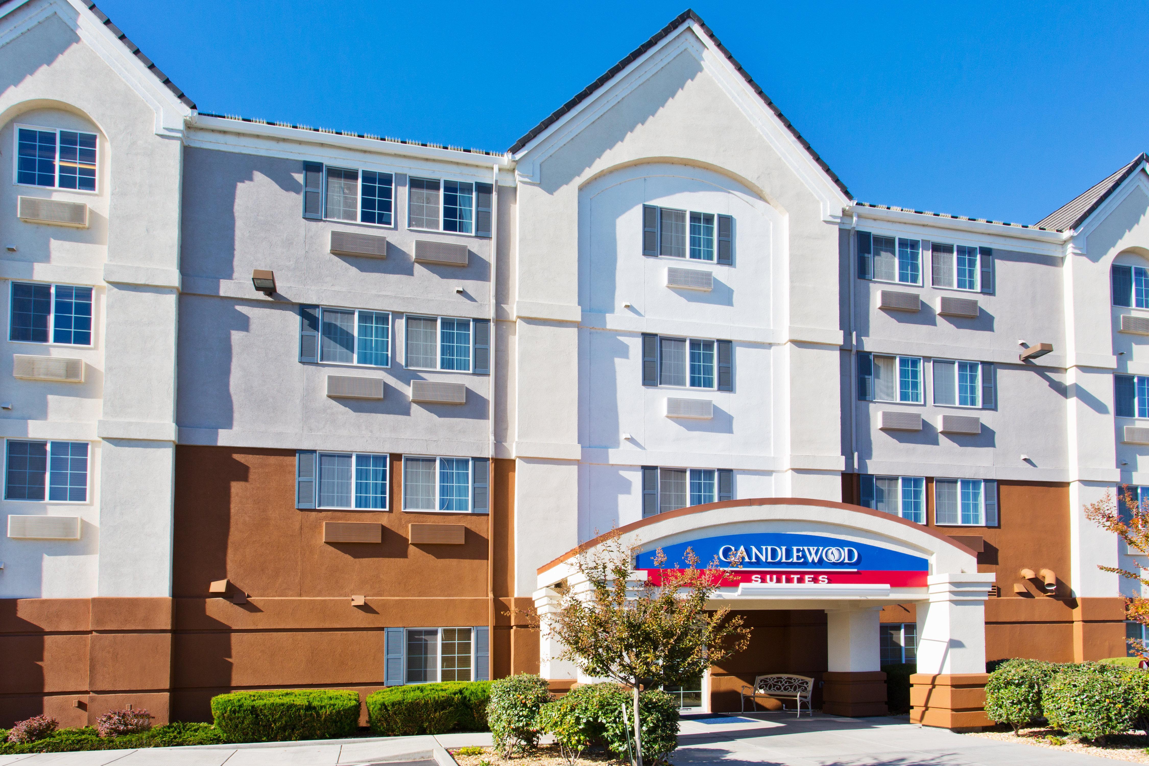 Candlewood Suites Medford By Ihg Buitenkant foto
