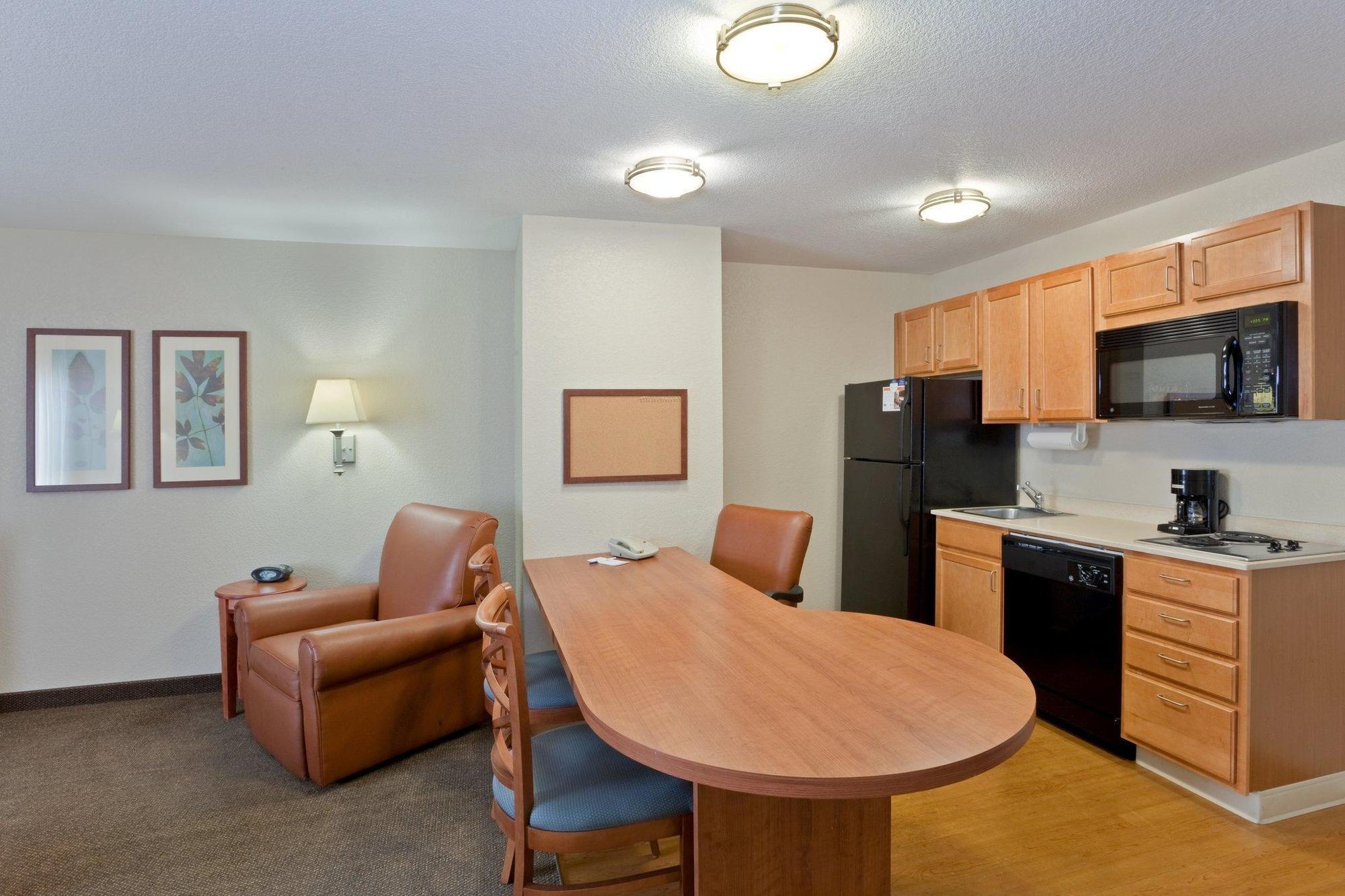 Candlewood Suites Medford By Ihg Buitenkant foto