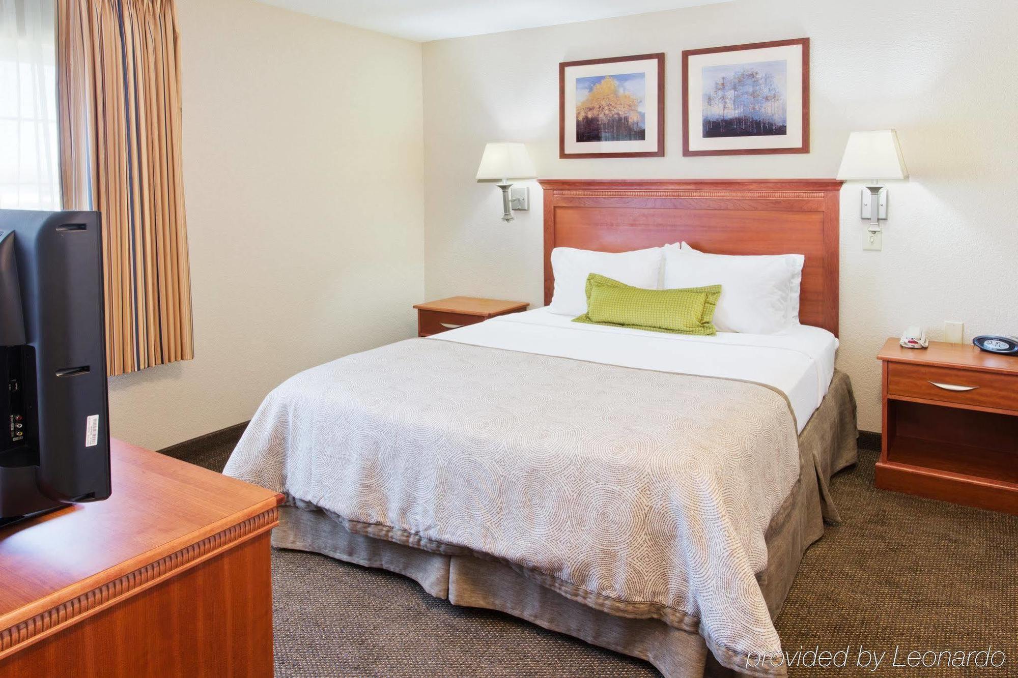 Candlewood Suites Medford By Ihg Buitenkant foto